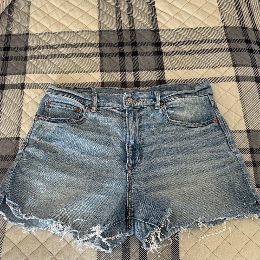 American Eagle Outfitters 90’s Boyfriend Light Blue Jean Shorts